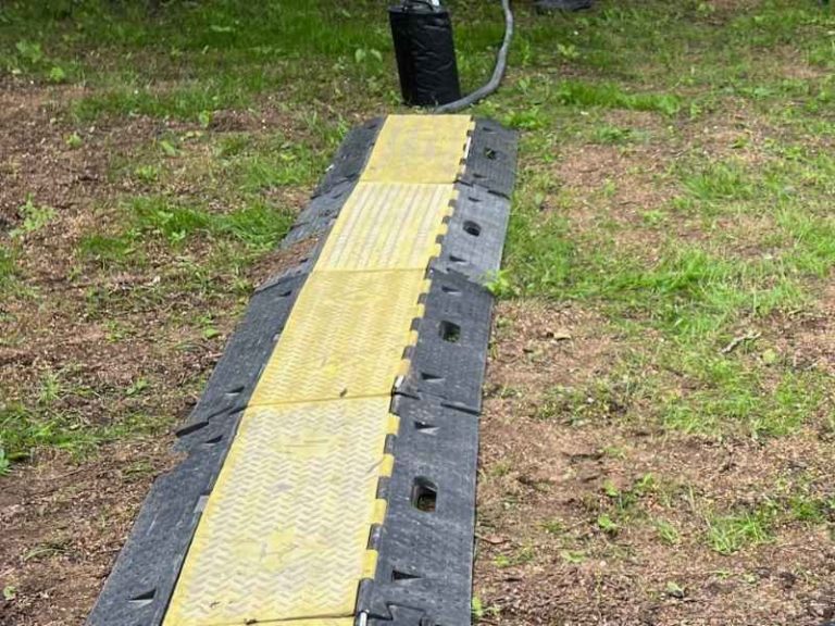 Kabelbrücke mieten für die Verlegung von Kabeln bei Ihrem Event