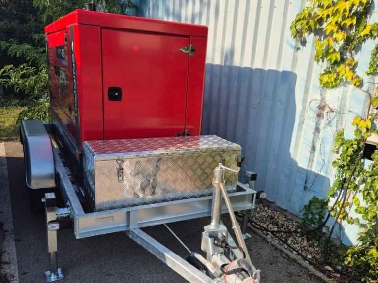 Stromaggregat mieten: HRYW 45 kVA Stage V für mobile Stromversorgung - Vorderansicht